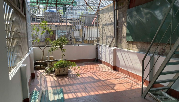 Cho thuê nhà ngõ ô tô KD, CẢ PHÊ, SPA, Ở Phố Phạm Ngọc Thạch, 52m2, 4 tầng, 4 ngủ, 21 Triệu